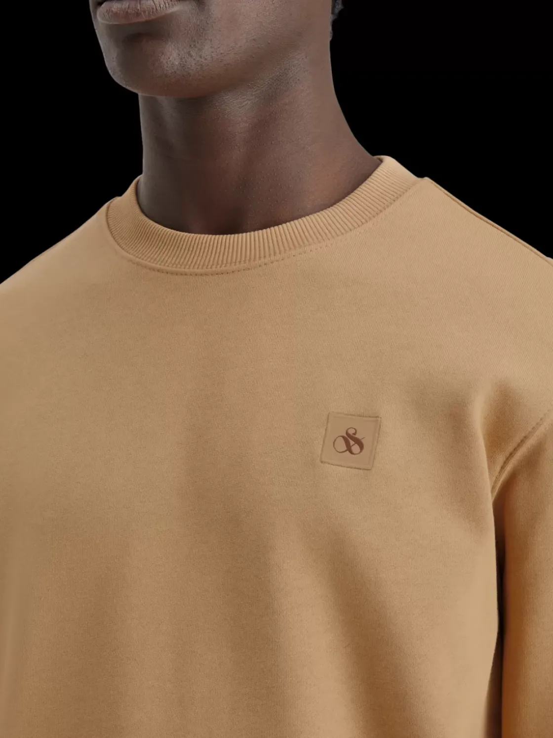 Essential badge crew sweat-Scotch & Soda New