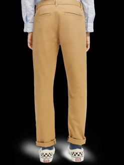 Essential regular slim fit- classic chino-Scotch & Soda New