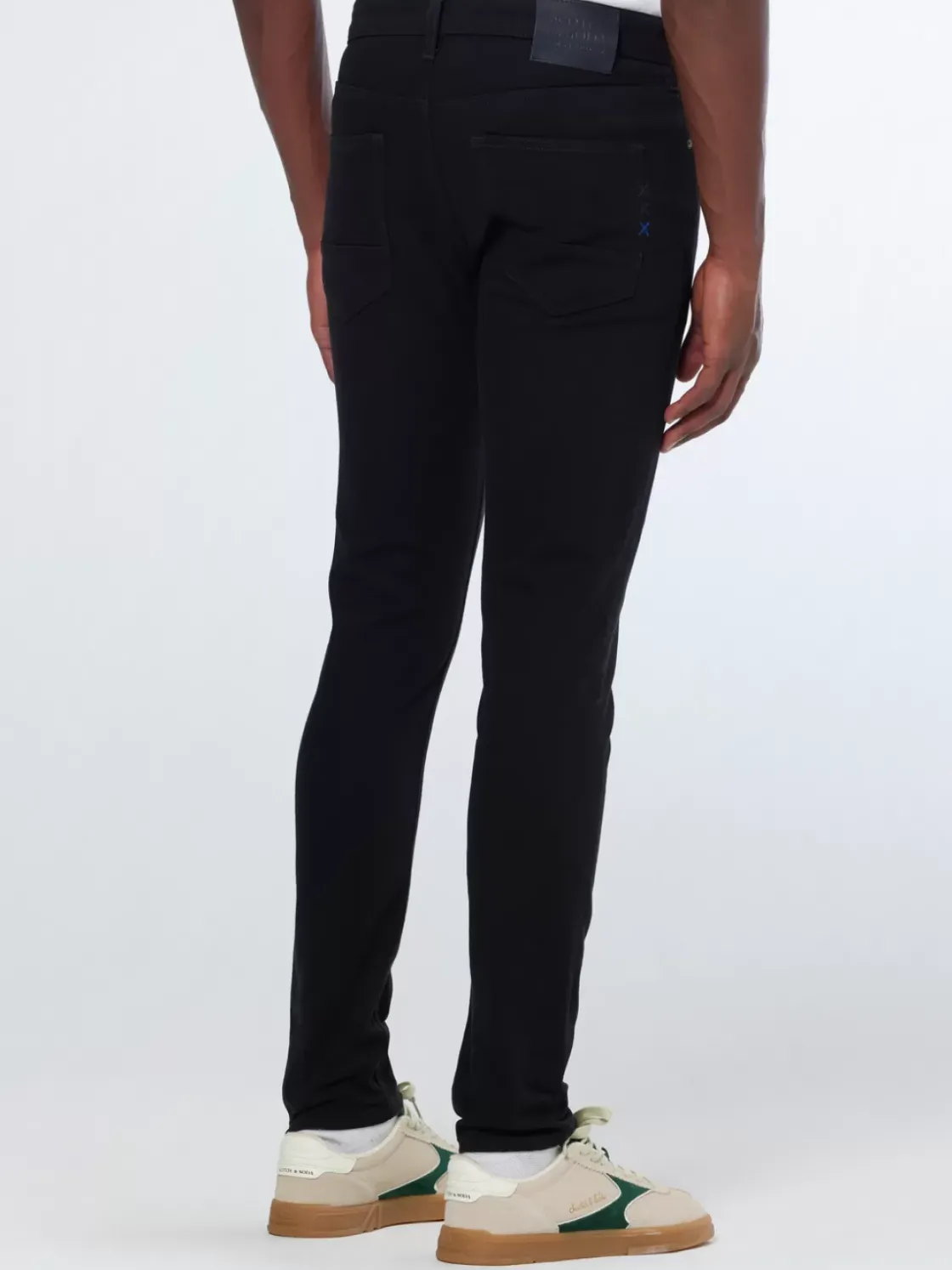Essential SKIM SKINNY JEANS STAY BLACK-Scotch & Soda New